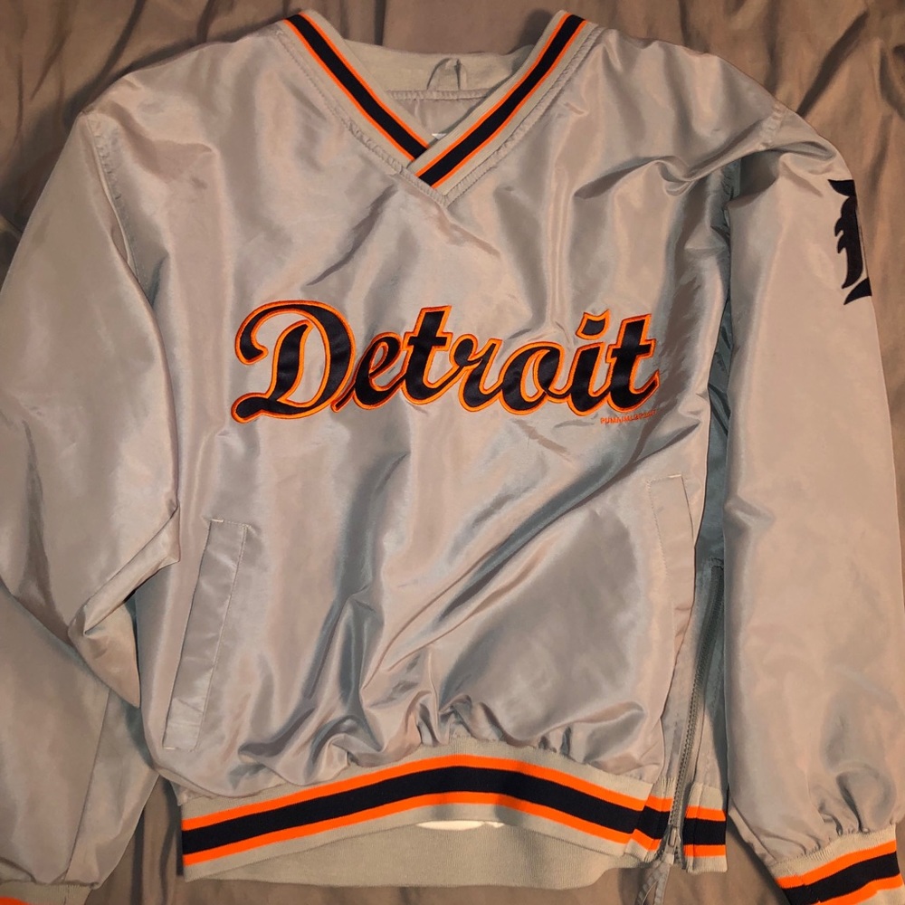 Detroit tigers Puma pull over